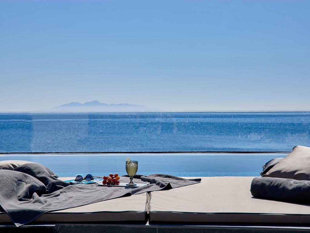 Incognito Beach Villa Santorini Kamári Exterior foto