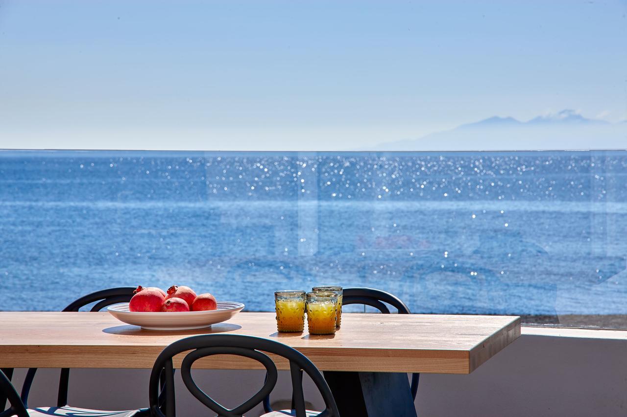 Incognito Beach Villa Santorini Kamári Exterior foto